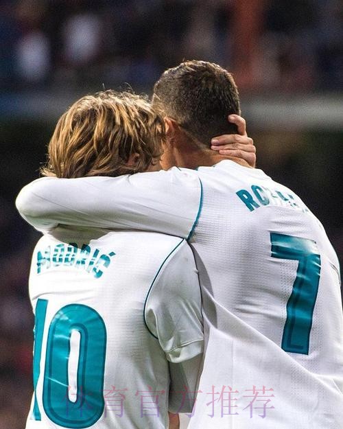 莫德里奇:和齐达内关系很特别 C罗激励着我们 莫德里奇:和齐达内关系很特别 C罗激励着我们